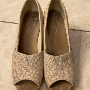 Toms peep toe wedge